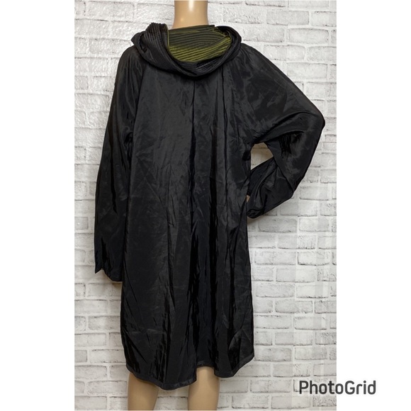 Mycra Pac reversible rainjacket - Picture 4 of 12